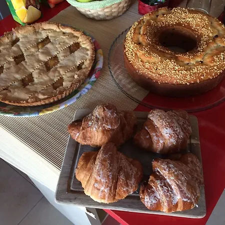 فندق مبيت وإفطار Lambruschini 69 *